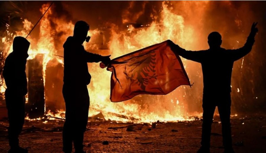 Financial Times  Protestat nuk e lëkundin Ramën  as rrugën e Shqipërisë drejt BE së