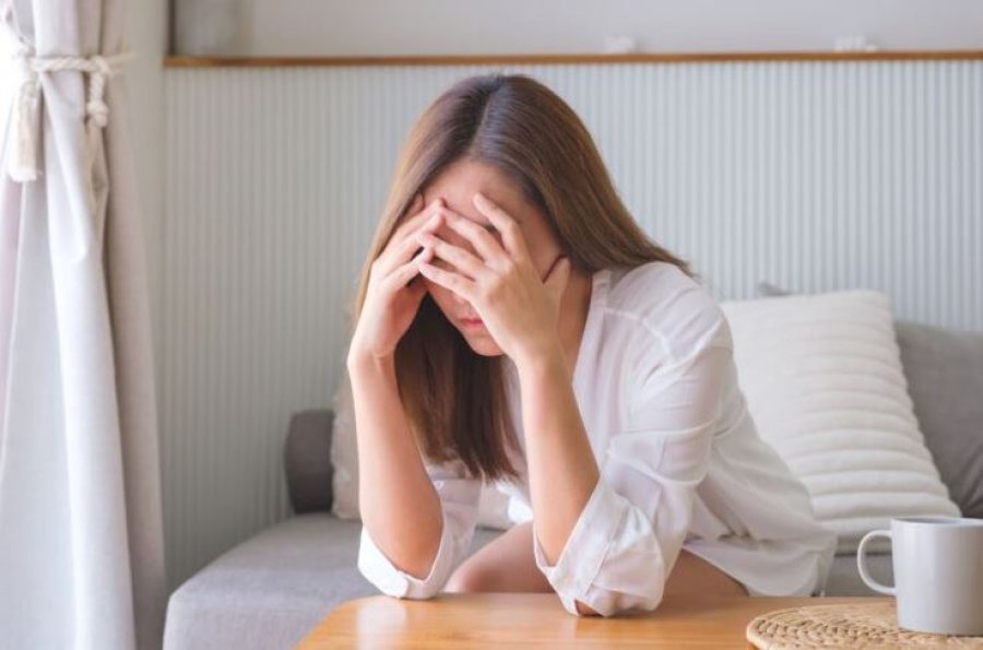 Stresi mund ta vonojë ovulimin dhe të ndikojë në fertilitet