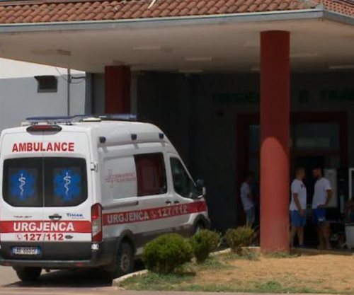 Ministria e Shëndetësisë: 15 të lënduar në spital, mes tyre protestues dhe efektivë