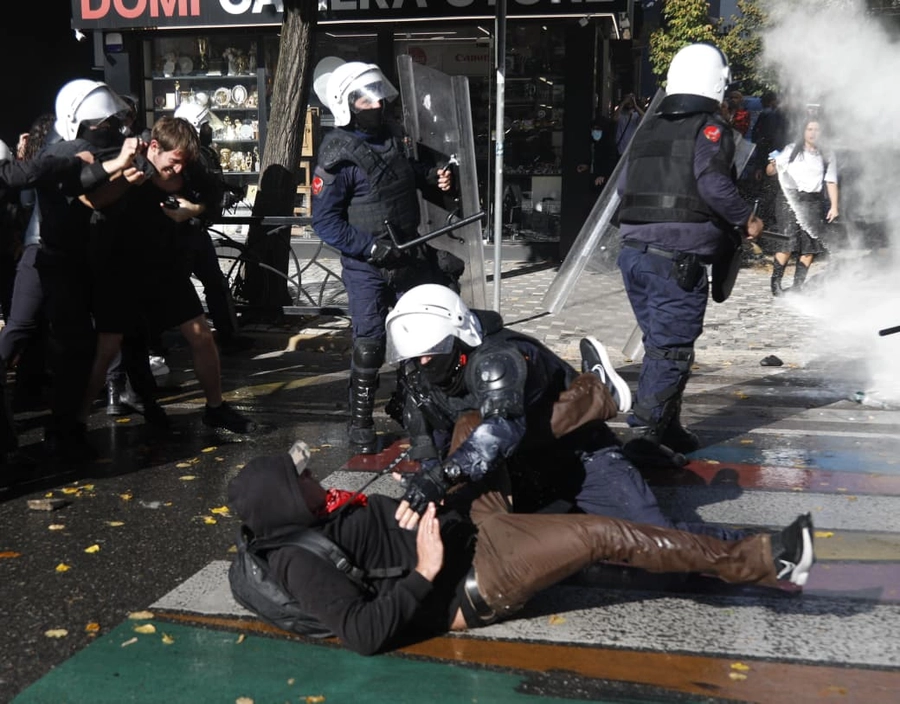 ish-ministri-lleshaj-e-besoj-qe-ka-sherbime-te-huaja-protestuesit-te-ruhen-nga-te-infiltruarit