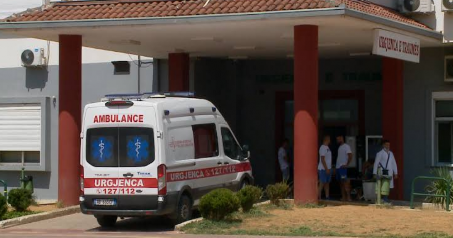 Ministria e Shëndetësisë: 15 të lënduar në spital, mes tyre protestues dhe efektivë