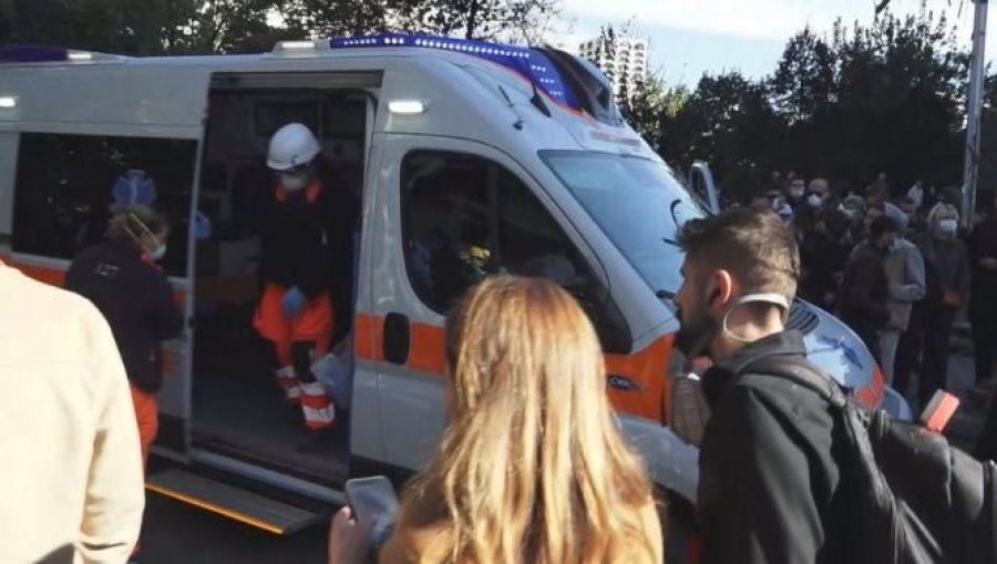 Humb ndjenjat një protestues pas hedhjes së gazit lotsjellës