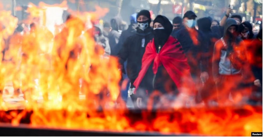 Trazirat shpërthejnë përsëri në protestën antiqeveritare në Tiranë