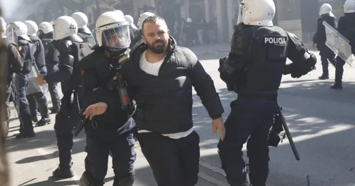 Tre protestues paraqiten te Trauma pas lëndimeve