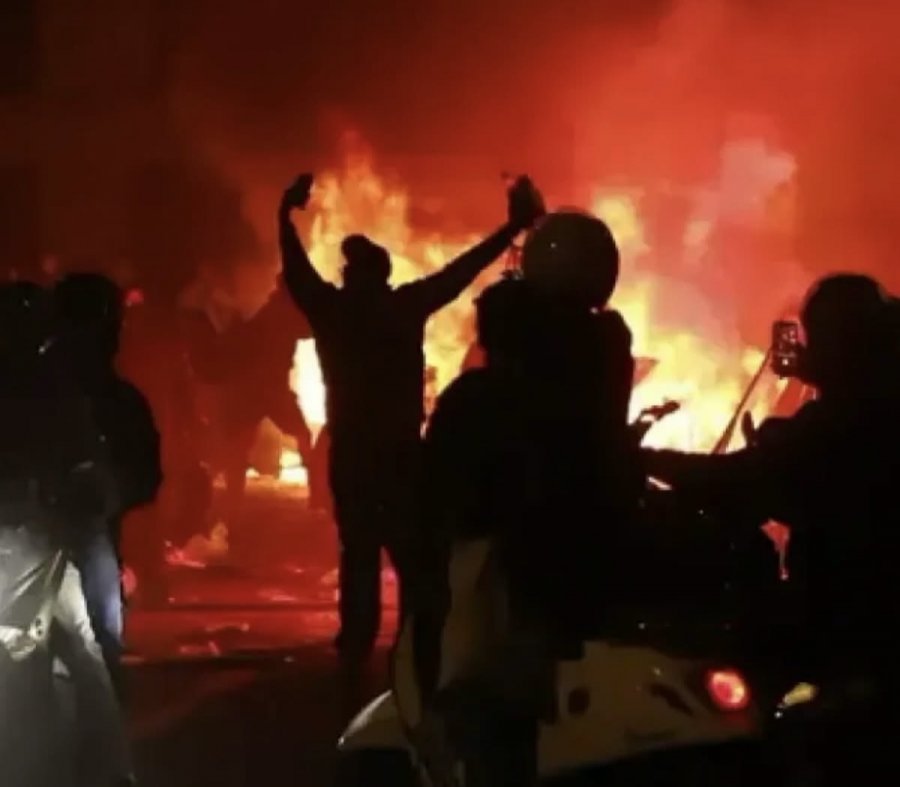Parisi në flakë e pret Barcelonën, shqetësim para derbit të madh evropian