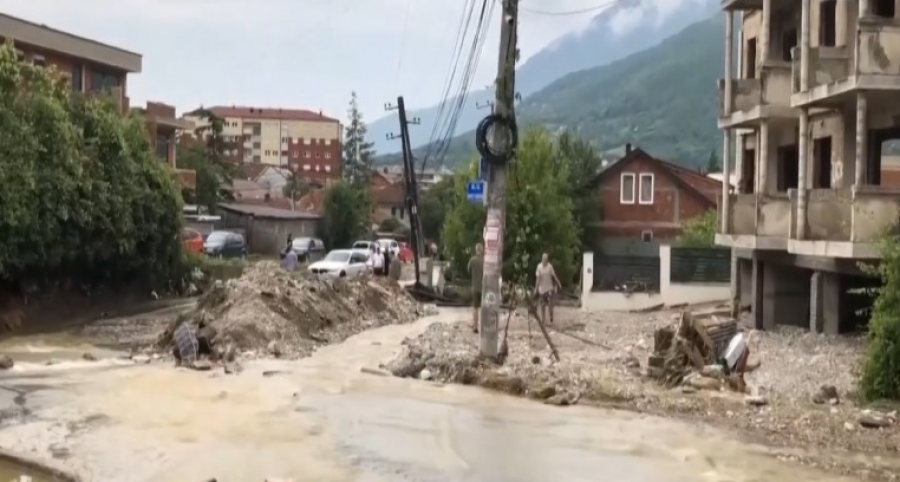 Tre vjet pas vërshimeve në Pejë  dëme prej 700 mijë eurosh ende të pakompensuara