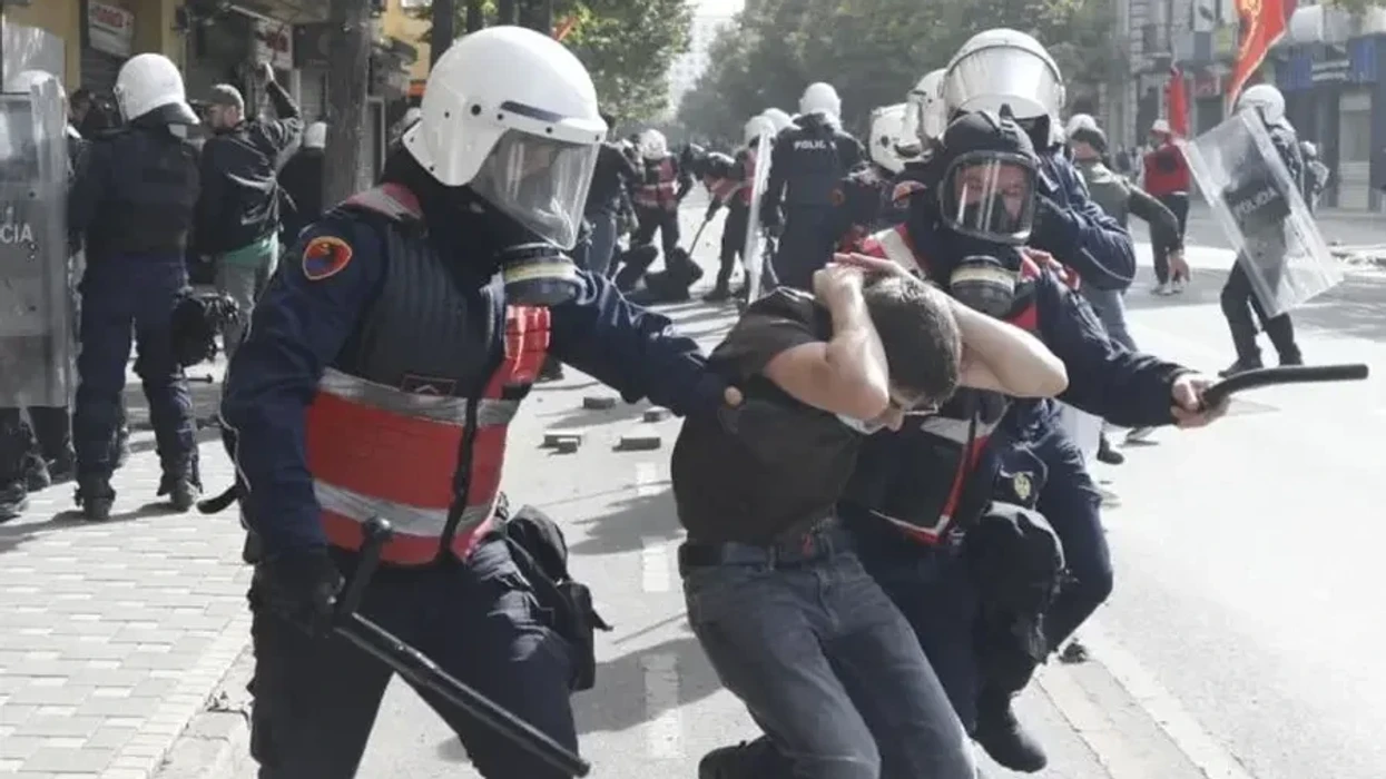 28 të arrestuarit për protestën dalin sot para Gjykatës së Tiranës, shqyrtohen masat e sigurisë