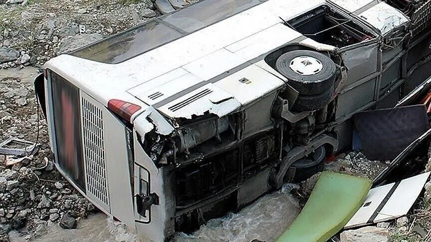 Përplasje e fortë mes autobusit dhe kamionit në Egjipt  12 të vdekur dhe 30 të plagosur