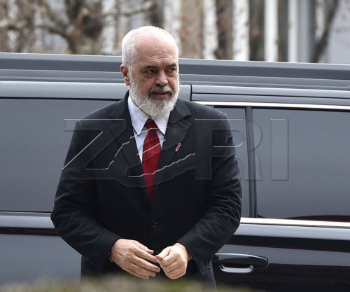 Rama kërkon nga ministrat dorëheqjet e të gjithë drejtorëve të institucioneve