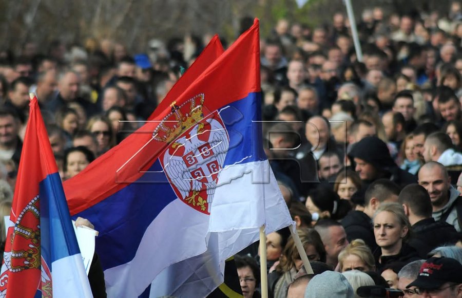 “Askush nuk guxon të thotë ‘jo’”, votuesit nga Kosova flasin për presionet para zgjedhjeve në Serbi