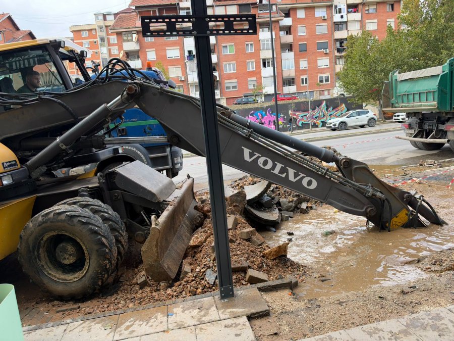 Pas më shumë se një jave me rrjedhje të kanalizimit në  Rrugën B   Komuna e Prishtinës nis punimet për sanim