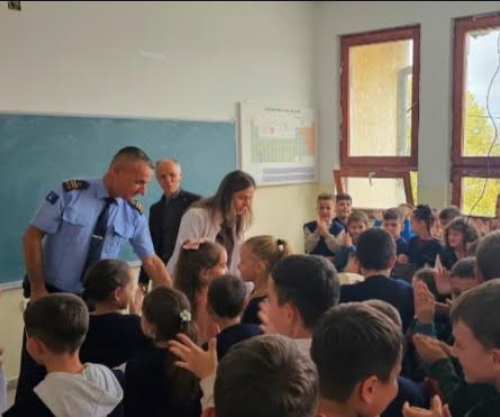 Policia në Ferizaj organizon ligjerata vetëdijësuese në shkolla