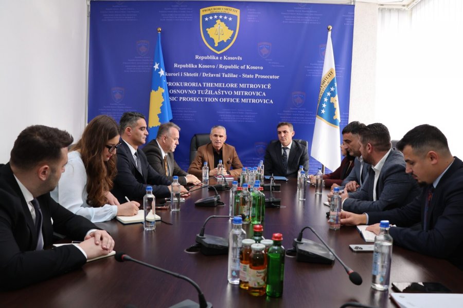 Gashi viziton Prokurorinë në Mitrovicë  premton mbështetje për rritjen e numrit të prokurorëve