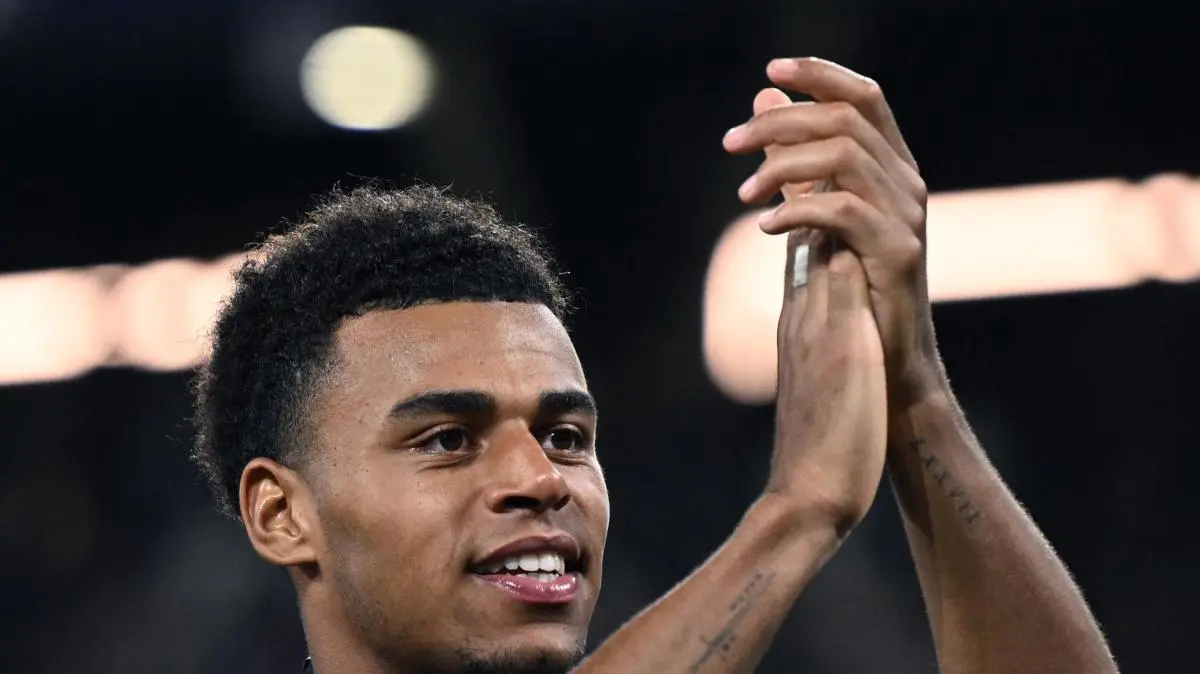PSG-ja blindon yllin e së ardhmes, Désiré Doué e merr ofertën për rinovim