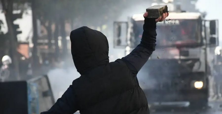Përse u përshkallëzuan protestat e studentëve në Shqipëri?