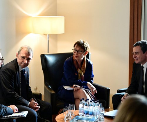 Kurti takohet me presidenten e BERZH-it, fokus investimet në energji, ujë dhe transport