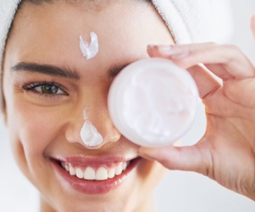 4 gjërat që bëjnë ndryshe vajzat me lëkurë të pastër, sipas dermatologëve