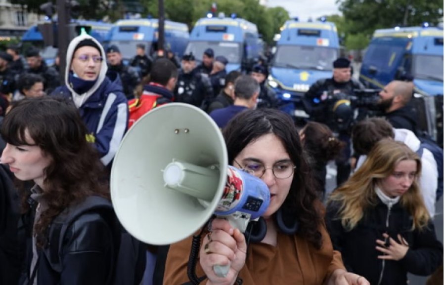 Macroni ashpërson masat ndaj protestave në Francë