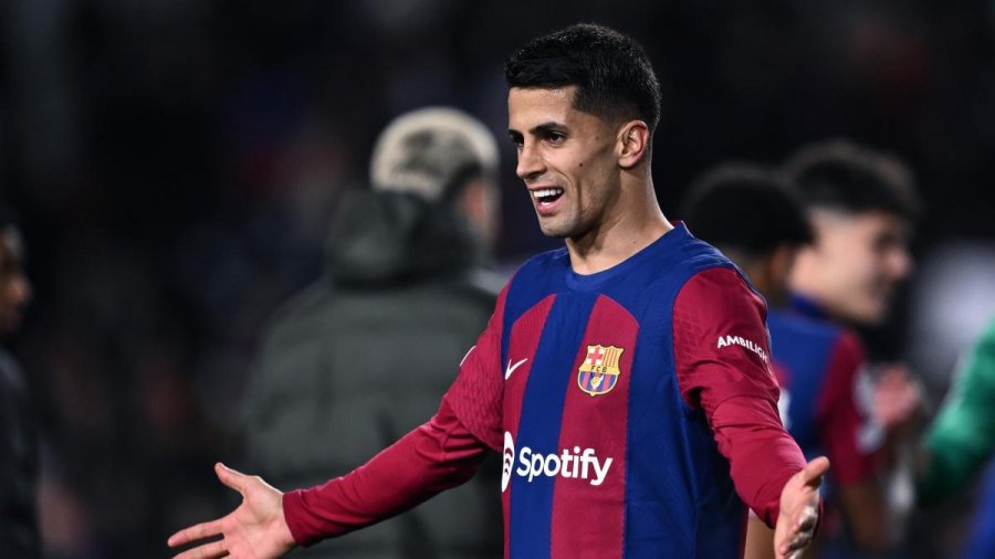 Cancelo u kundërpërgjigjet kritikëve: “Nga tribunat të gjithë janë ekspertë, dua t’i shoh në fushë”