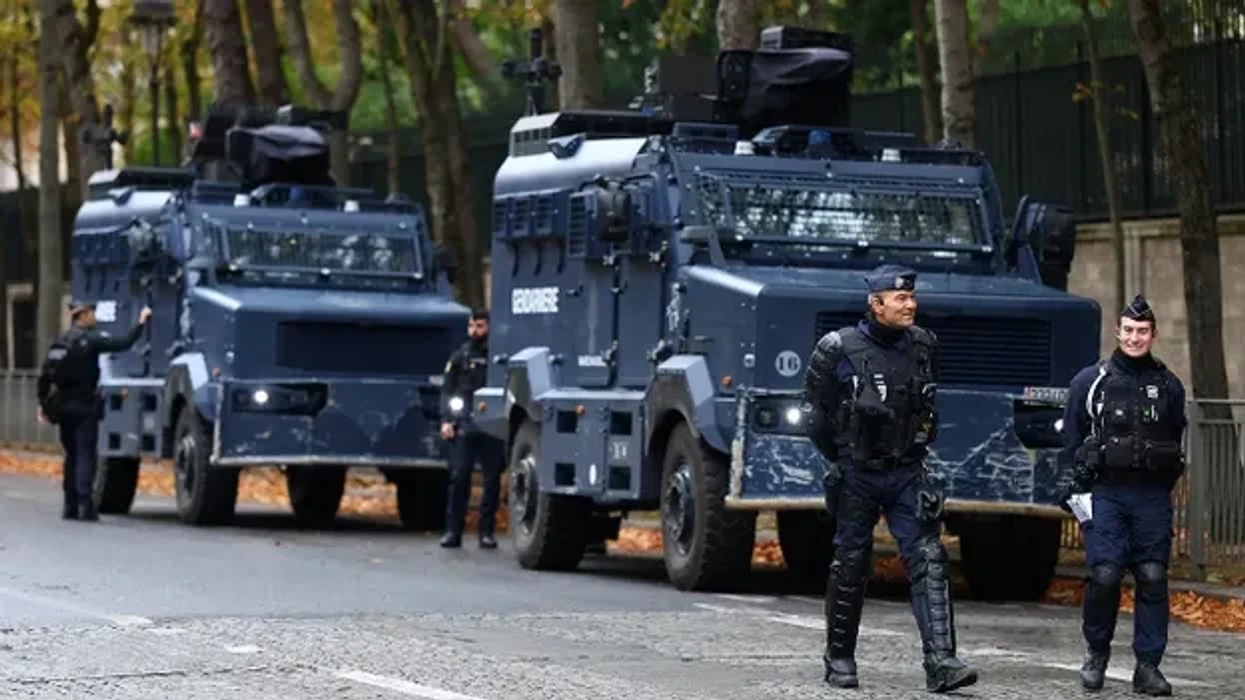 Rriten tensionet në Francë  policia mobilizon automjetet e blinduara para protestave