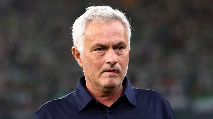 Katër mungesa te Real Madridi për El Clásicon, Mourinho publikon listën