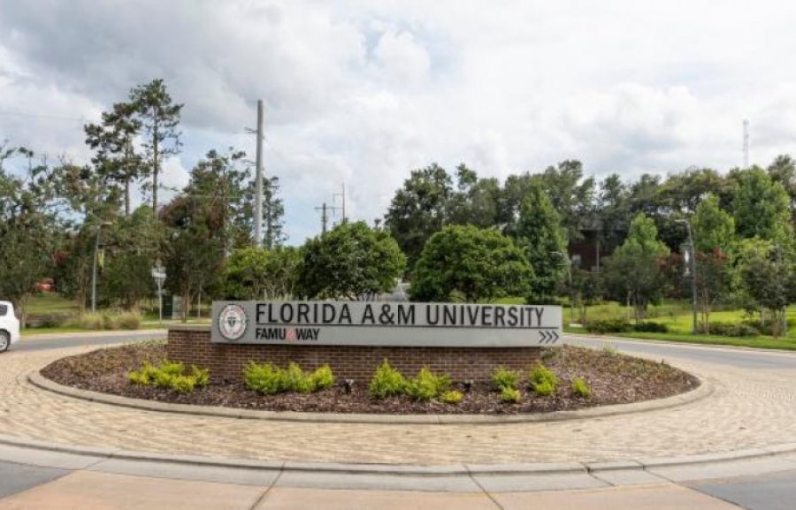 Të shtëna me armë në Florida  12 të plagosur