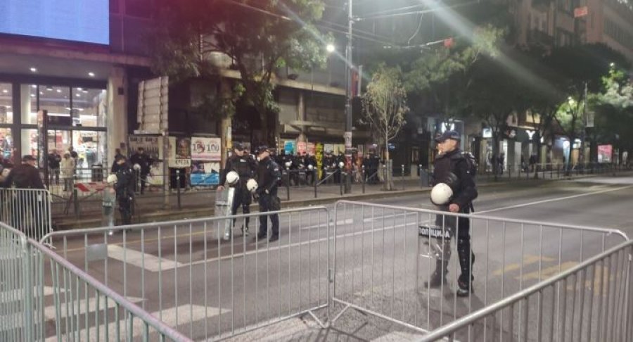 Shtohet numri i policëve pranë komisionit të zgjedhjeve dhe Presidencës serbe