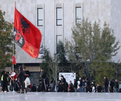 Dita e 14-të e protestave në Tiranë, studentët marshojnë drejt Kryeministrisë