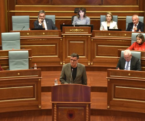 Haziri: Kemi lindur nga nënat, hala s'lejon ligji nga burrat - Haxhiu reagon ashpër
