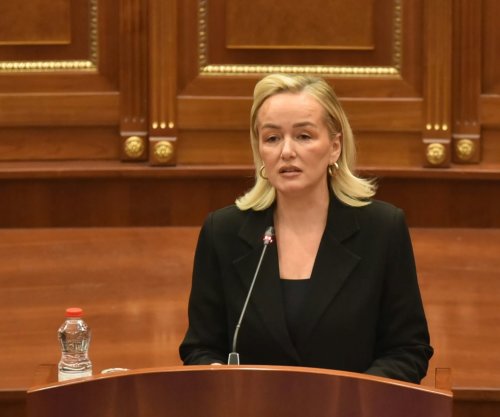 Matoshi për Lushtakun: Më krahasoi me dikë që del nga një shtëpi publike