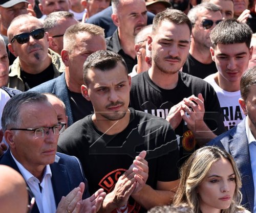 Rasti në Pejë, Endrit Thaçi mbështet protestën për gratë