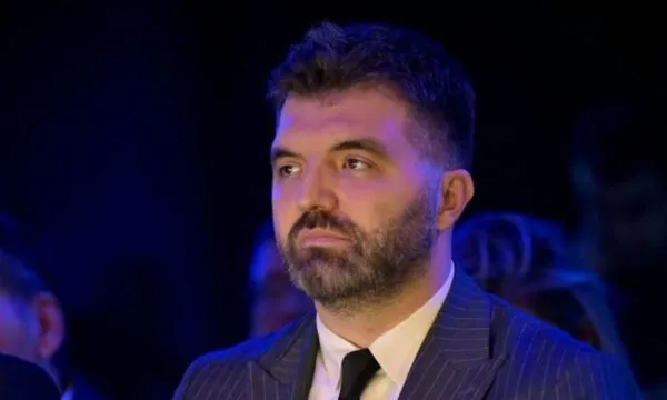 Sadiku bojkoton seancën për vrasjen e Arlinda Zekajt: Mos na thirrni me mbajt fjalime – veproni, shtetin e keni në dorë
