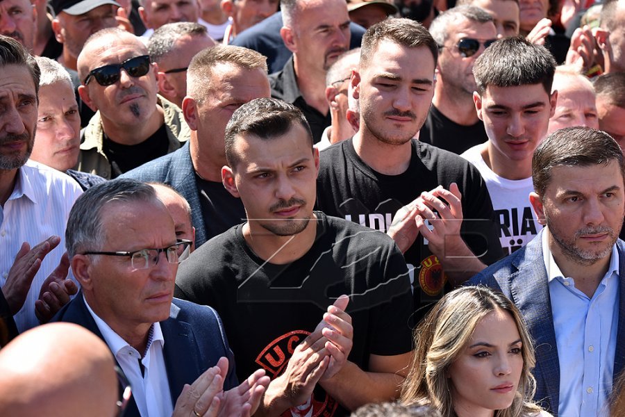 Rasti në Pejë, Endrit Thaçi mbështet protestën për gratë