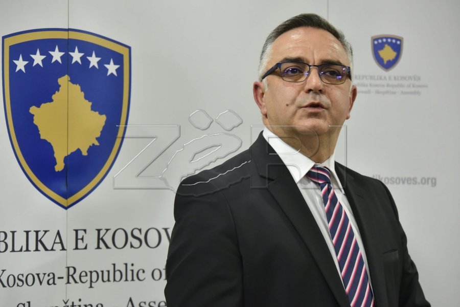 Tahiri kritikon vonesat në amendamentimin e Ligjit për Dhomat e Specializuara