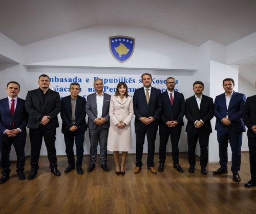 Haxhiu: Detyra jonë është t’i ruajmë dhe forcojmë lidhjet me shqiptarët