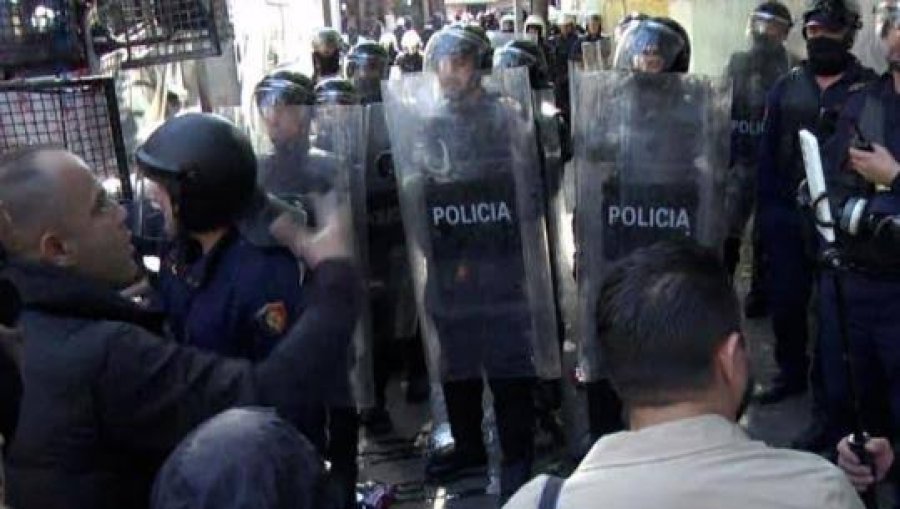 Avokati shqiptar kërkon nga SPAK-u hetimin për protestat
