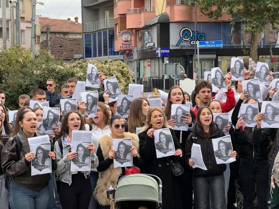 Vrasja e Arlindës  protestohet para Gjykatës në Pejë