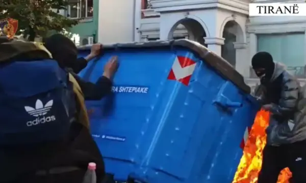 Protesta para Ministrisë së Arsimit, arrestohen dy persona në Tiranë