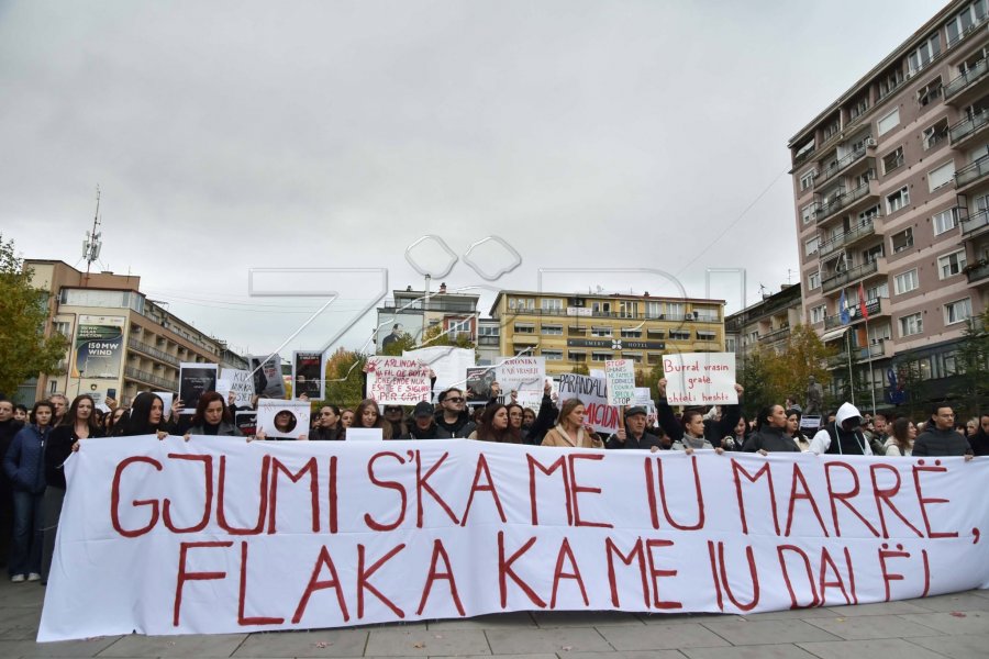 “Gjumi s’ka me iu marrë, flaka ka me iu dalë”, nis protesta pas vrasjes së Arlinda Zekajt