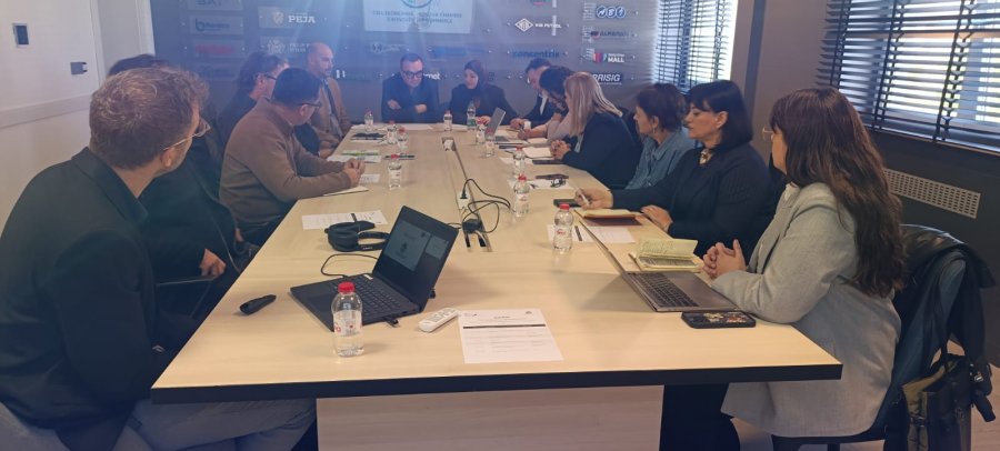 OEK-ja dhe GIZ-i diskutojnë themelimin e qendrës për biznes të përgjegjshëm në Kosovë