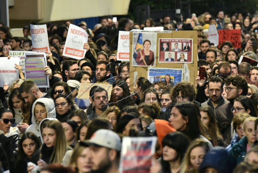 Organizatorja e protestës: Duam përgjigje, a e pranuat letrën e Arlindës, a e lexoi dikush?