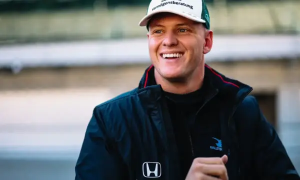 Emocionon djali i Michael Schumacher: Do të hiqja dorë nga gjithçka vetëm për të folur me babanë tim