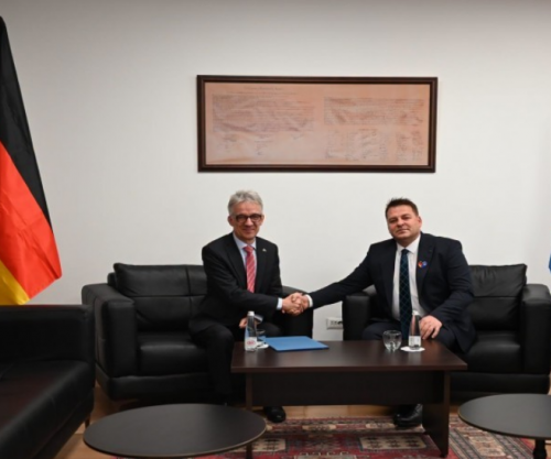 Ministri Muja priti në takim Ambasadorin Gjerman në Kosovë, Rainer Rudolph