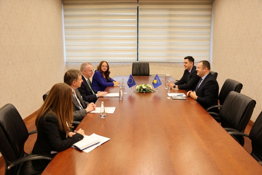 Guvernatori Ismaili takon ambasadorin e ri të BE-së në Kosovë: BQK-ja drejt aplikimit në SEPA