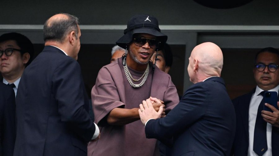 Ronaldinho rikthehet në fushë  e paralajmëron ish bashkëlojtari  Në Serie C vrapojnë si bisha
