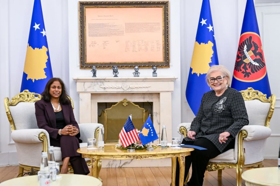 Presidentja pret në takim Prattipatin, flet për partneritetin strategjik Kosovë - SHBA