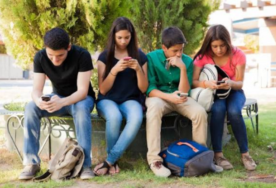 A trashëgohet vetëkontrolli?, studimi zbulon ndikimin e prindërve tek adoleshentët
