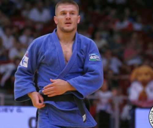 Akil Gjakova mposhtet në çerekfinale, vazhdon në repesazh për medaljen e bronztë