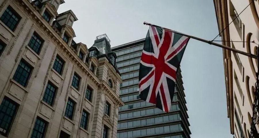 Britania e Madhe i ndalon hyrjen në vend studiuesit suedez të klimës
