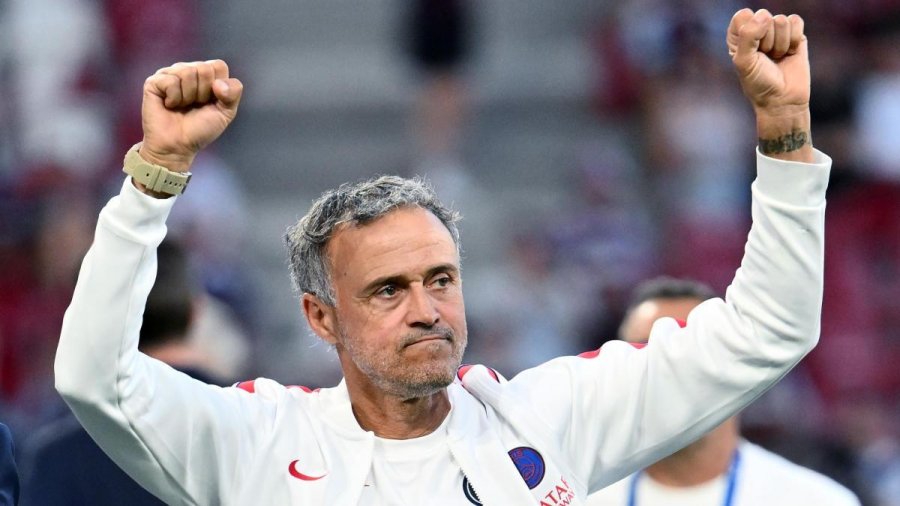Luis Enrique hyn në historinë e PSG-së, e lë pas Laurent Blancin me rekordin e fitoreve